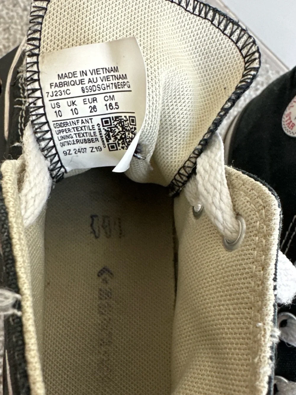 Converse shoes. Kids size 10